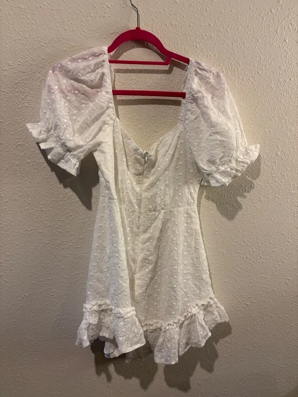 NWT Selfie Leslie Hayden Puff Sleeve Eyelet Embroidery Dress White - Image 4