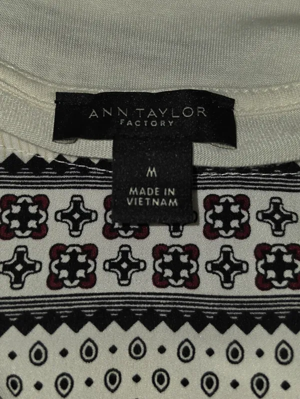 Ann Taylor Factory Short Sleeve Blouse Size Medium - Image 3