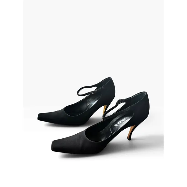 Vintage 90s Prada Black Crepe De Chine Mary Jane Heels 37.5 Box Model Off-Duty - Image 4