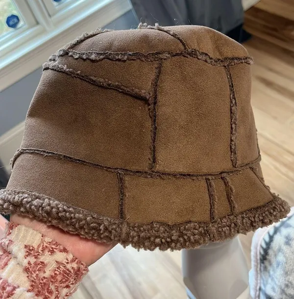 Ben Berger Winter Hat Cozy Bucket Comfy Brown Princess Diary Look - Image 6