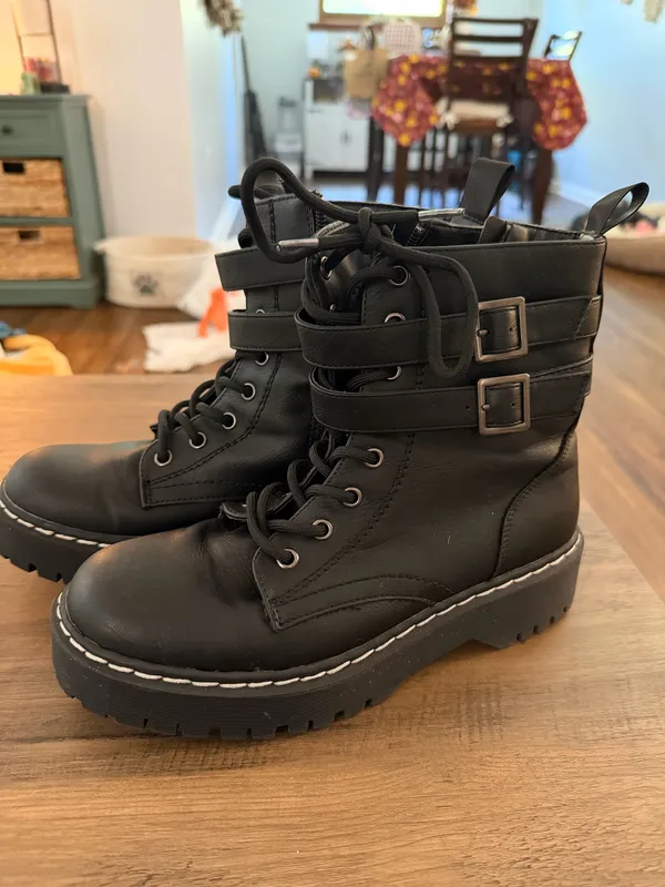 Combat Boots Black Size 7 - Image 2