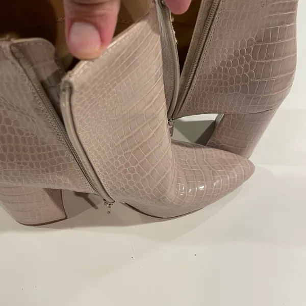 Express Crocodile Taupe Embossed Ankle Boots Booties High Block Heel Women 8 - Image 15