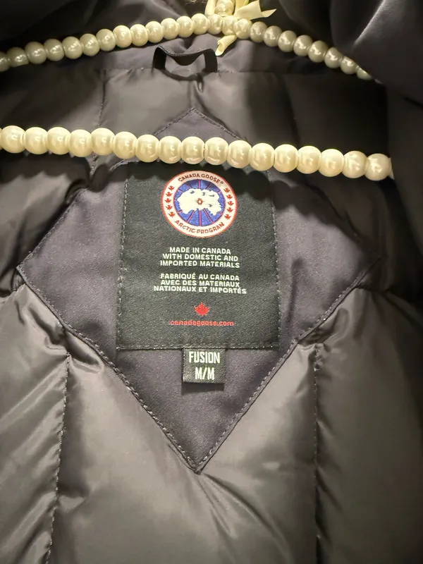 Canada Goose navy trillium heritage down parka coat with coyote fur hood - Image 5