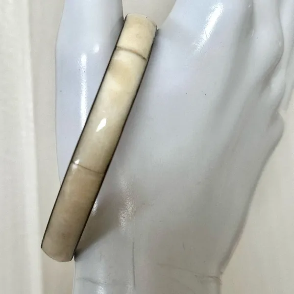 Brass mother of pearl vintage bangle bracelet - Image 6