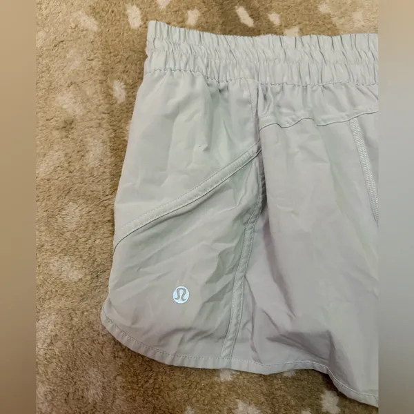 Lululemon Athletica mint green tracker shorts women’s size 10 - Image 4