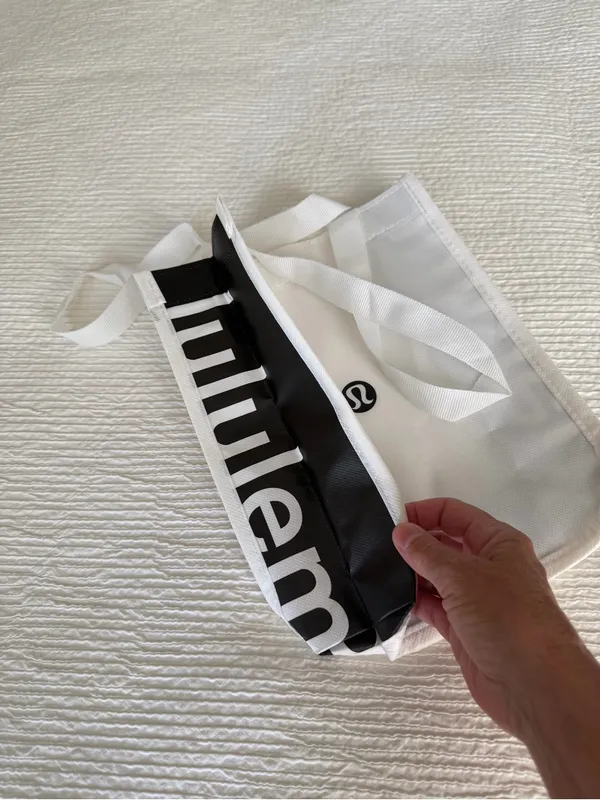Lululemon empty shopping bag - Image 3