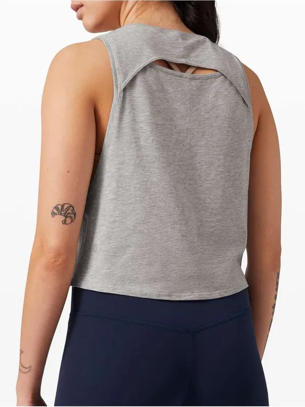 LULULEMON Cut Back Crop Tank in Heathered Core Light Grey Sz. Small - Image 3