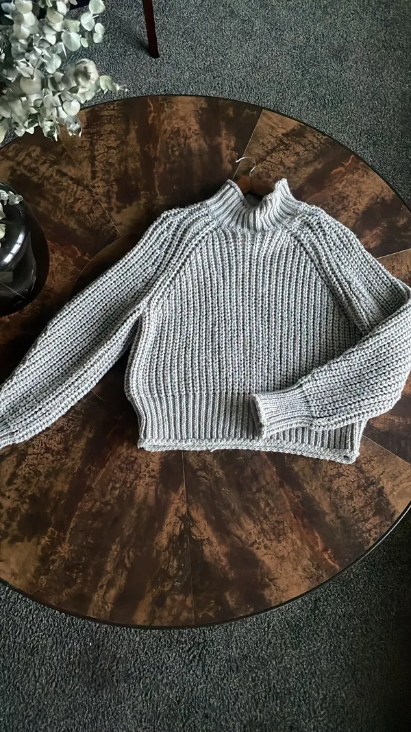 H&M Sweater - Image 2