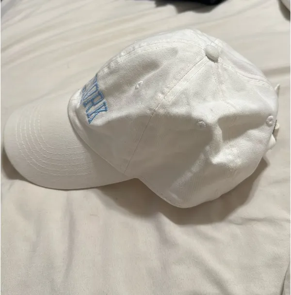 Brandy Melville Hat - Image 3