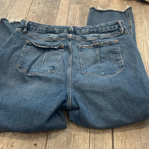 Good American Classic Blue Jeans - Image 4