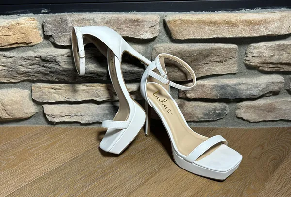 Lulus Size 7.5  bridal engagement heels - Image 3
