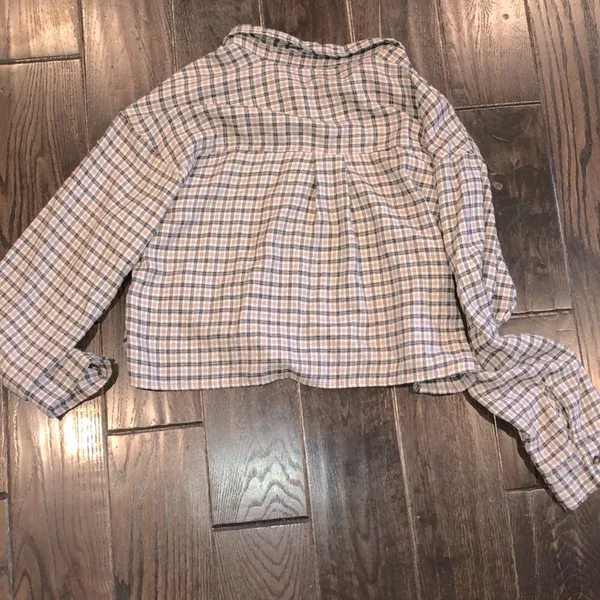 Hollister plaid down down shirt size medium - Image 5
