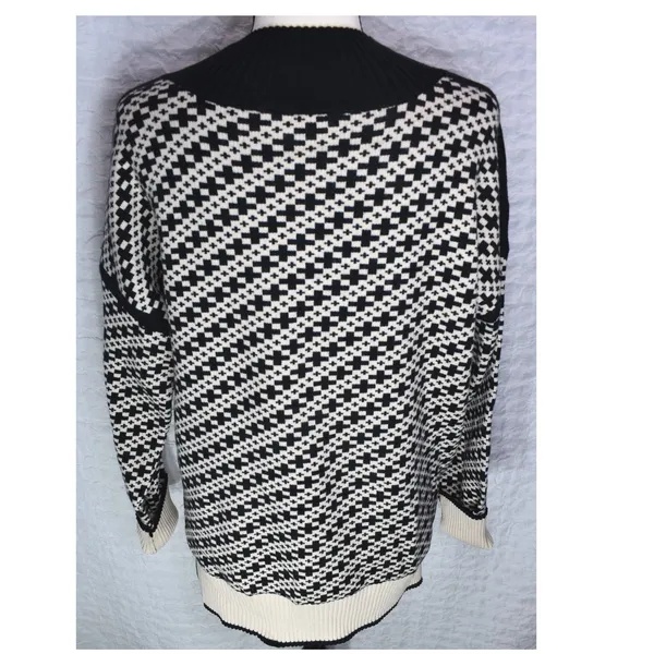 VICI Womens Medium Black White Geometric Knit Oversized Mock Neck Sweater - Image 2