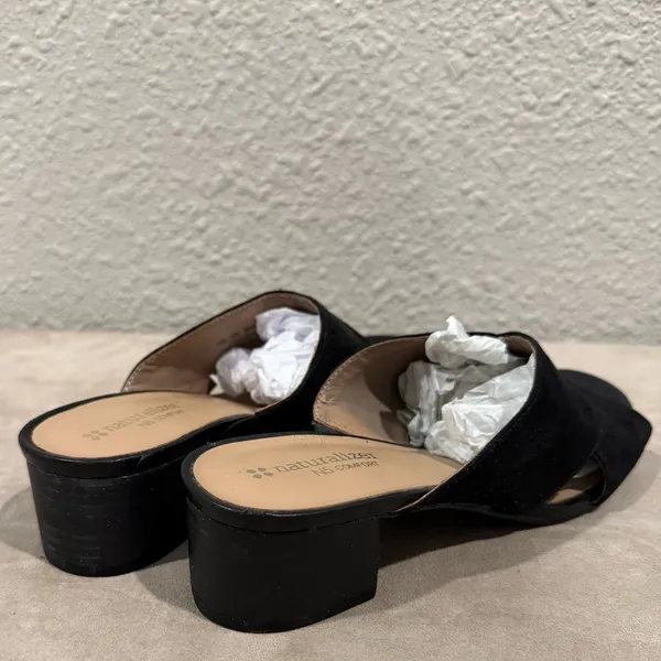 Naturalizer Arielle Black Faux Suede Crisscross‎ N5 Comfort Sandals Size 7.5M - Image 3