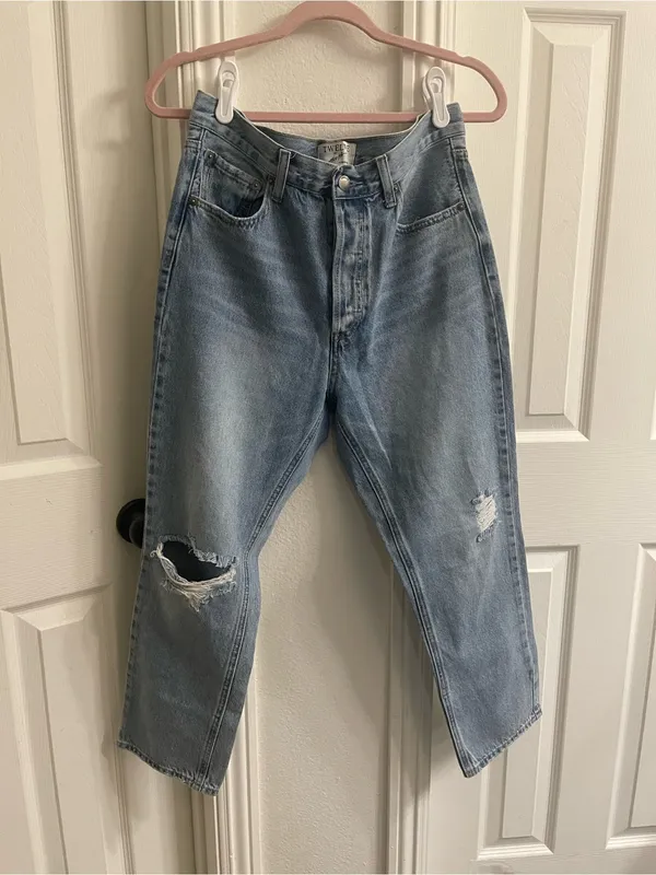 High-Rise Cropped Light Blue Women's Jeans - Image 3