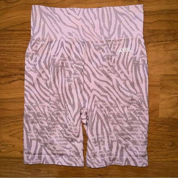 AYBL‎ Evolve Animal Seamless Shorts Mauve Lilac size Medium - Image 3