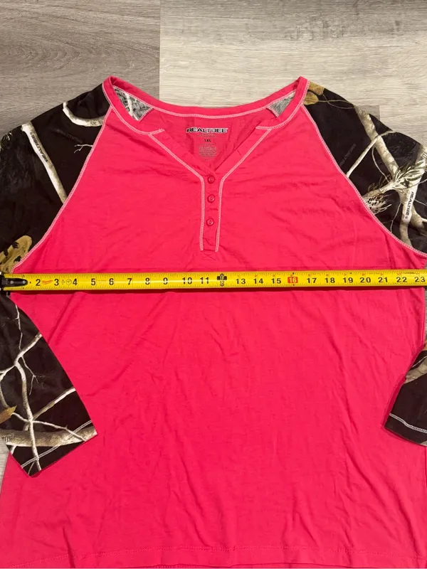 Realtree Women’s Pink Camo Henley Long Sleeve Shirt Hunting Outdoors Size 1X - Image 3
