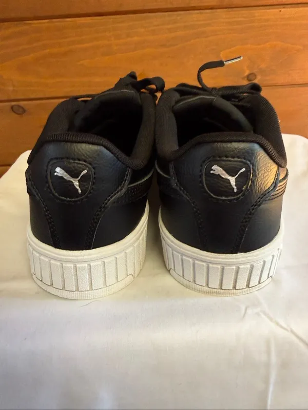 Puma retro Carina 2.0 Women's Sneakers Sz 7 Black/White - Image 3