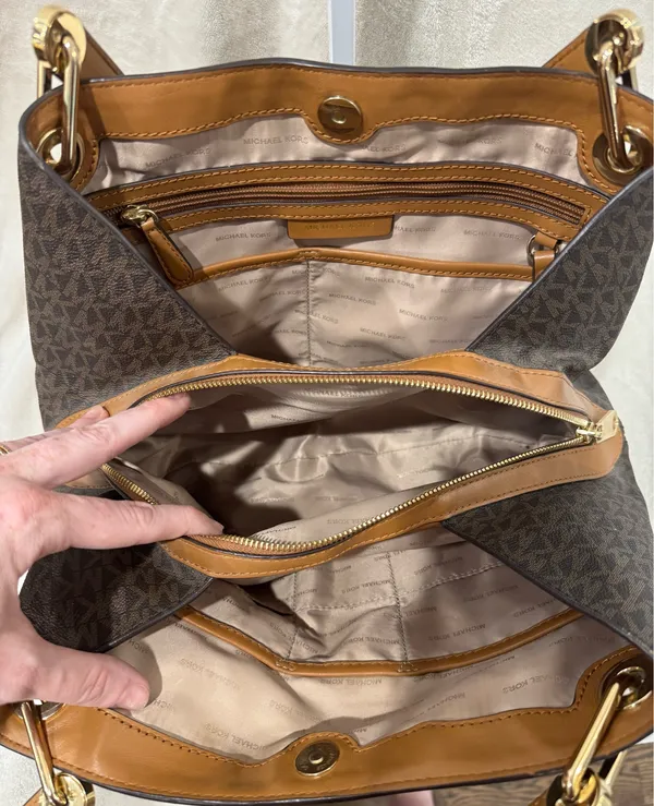 Michael Kors Raven Large Shoulder Bag - Image 7