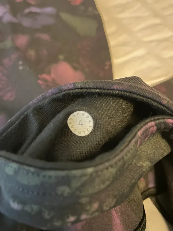 Lululemon Leggings Size 4 - Image 2