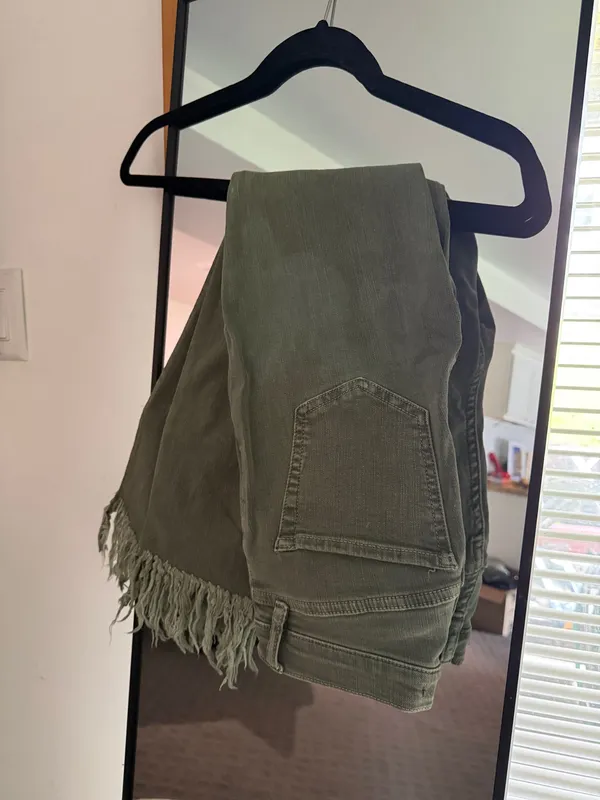 We The Free Olive Green Skinny Jeans with Fringed Hem - Image 4