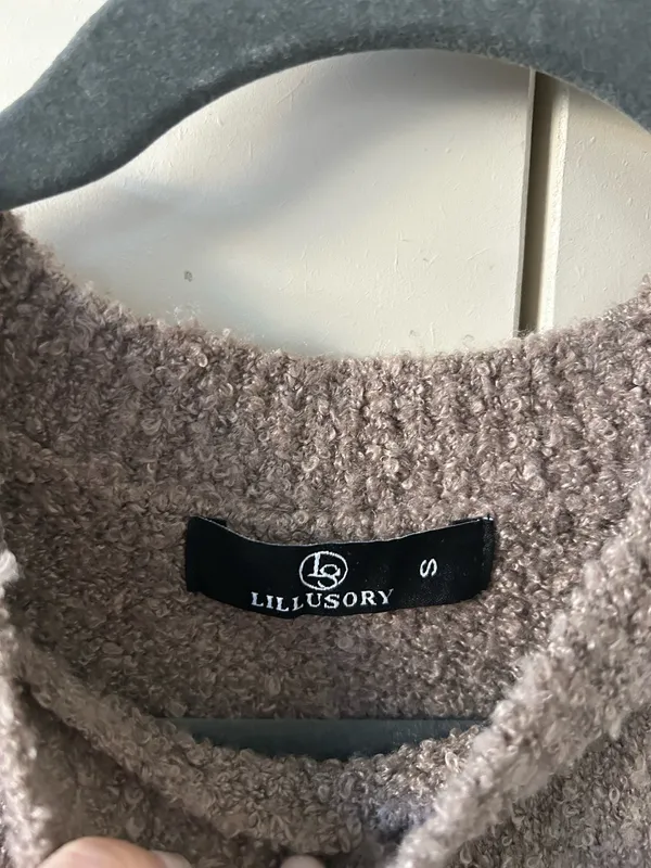 Amazon Brown Sweater - Image 3