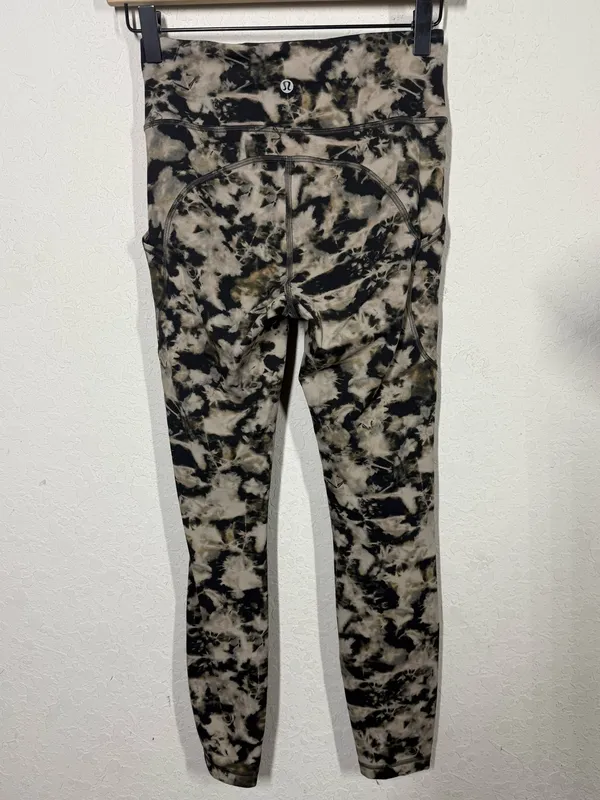 Lululemon Invigorate High Rise Tight 25" Size 4 - Image 6