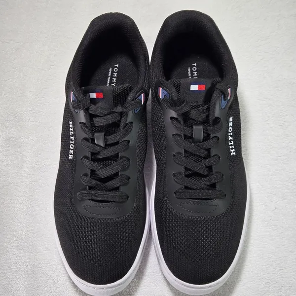 NWOT Tommy Hilfiger Mbero Men’s 9.5 Black Mesh Low Top Sneakers - Image 2