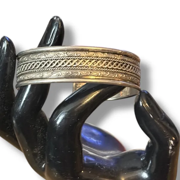 Vintage silver plated textured cuff bracelet - Image 2