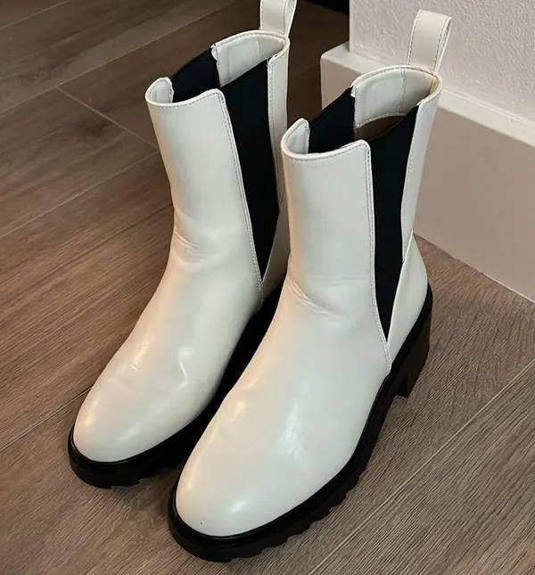 Amazon Boots - Image 9