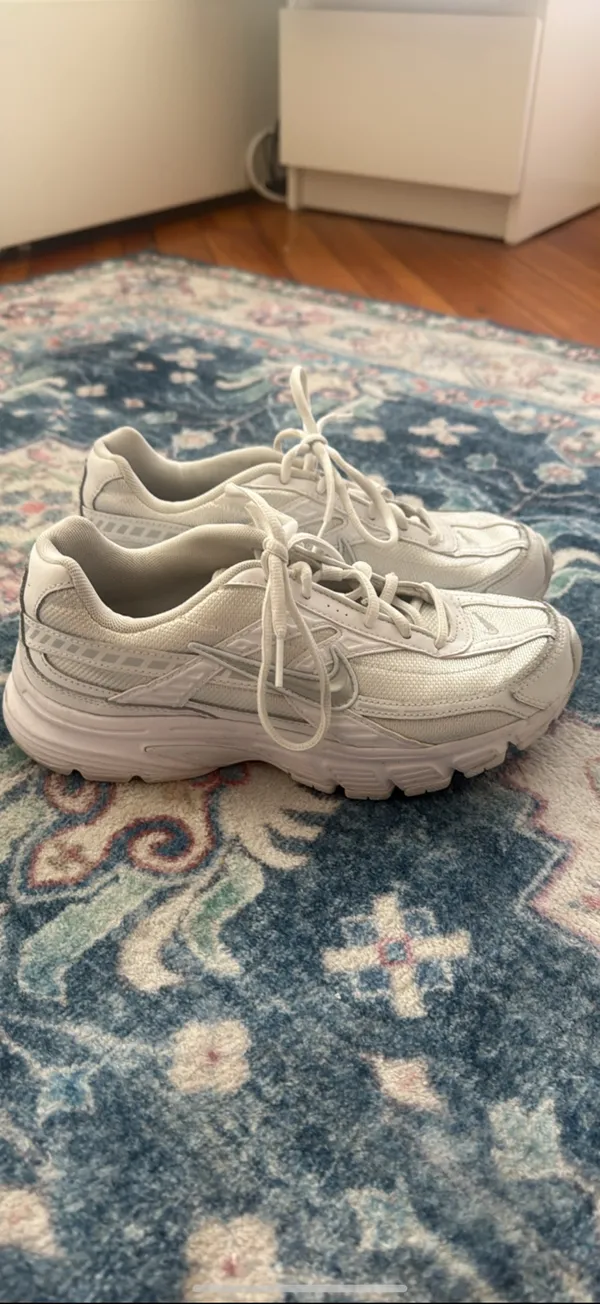 Nike Sneakers Women’s - Image 2