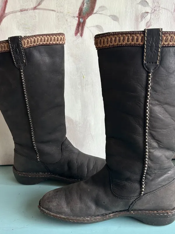 UGG Swell Tall Winter Black Leather Sheepskin Tasman Boots Size 8 - Image 2