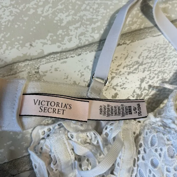 Victoria's Secret White Lace Lingerie - Image 3