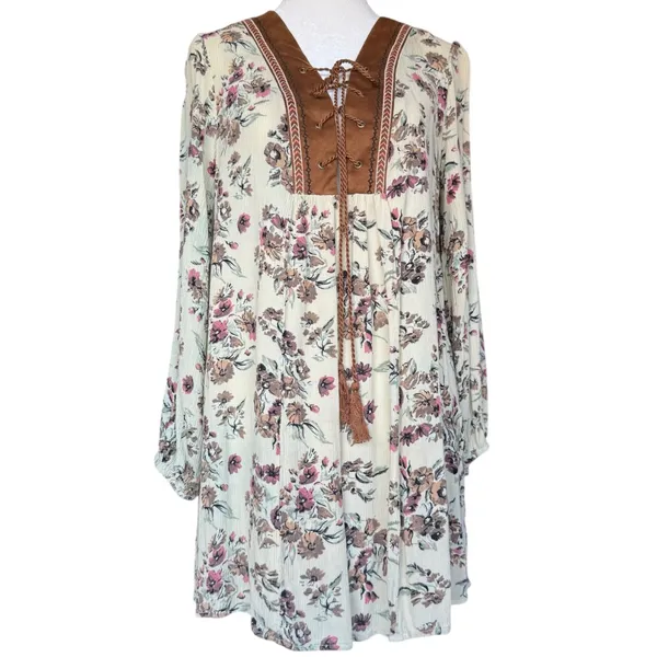 Flying Tomato Lace Up‎ Floral Tunic Sz M - Image 2