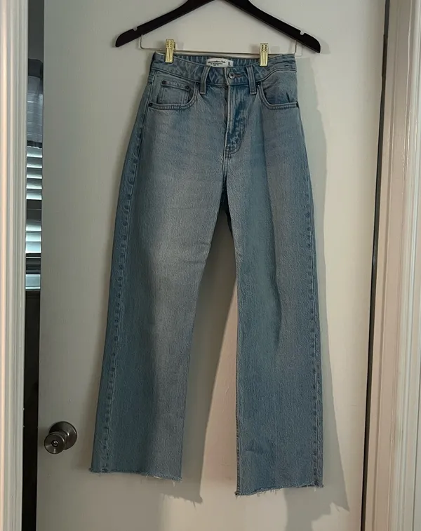 Abercrombie High Rise 90s Relaxed Jean Curve Love Extra Short - Image 6
