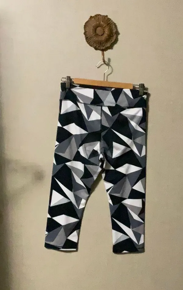 Aros women geometric pattern joggers in black and gray - Image 2