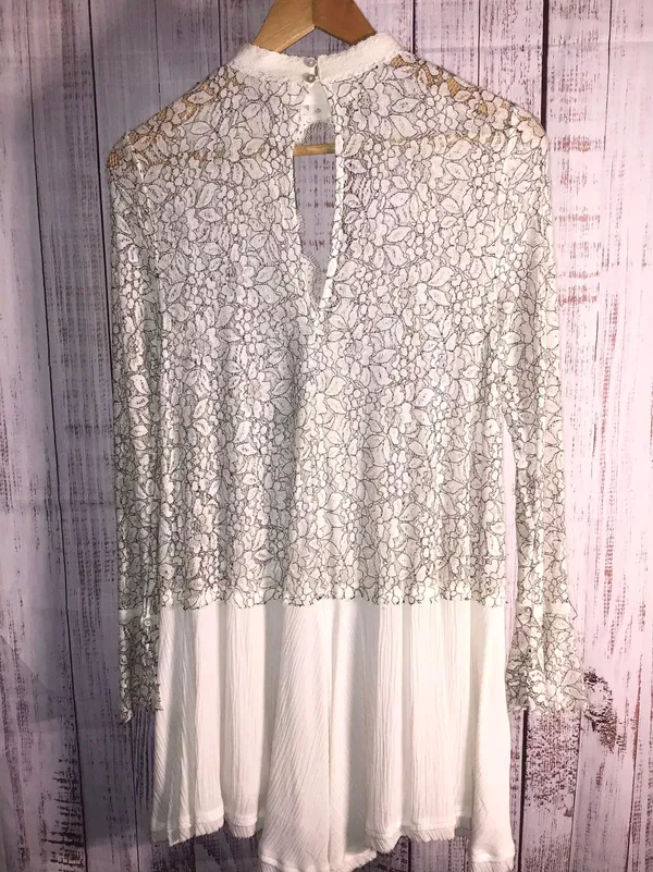 NEW  Tell Tale Lace Tunic Top/Shirt Blouse  - Image 4