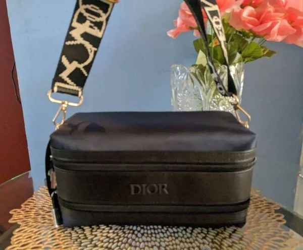 Dior Pouch/ Travel Bag - Image 4