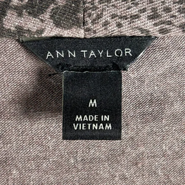 Ann Taylor‎ Womens Long Sleeve Wrap Snake Print Shirt Top Size Medium - Image 4