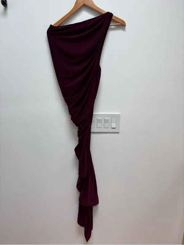 Norma Kamali Diana Ruched One-Shoulder Gown in Plum S - Image 6