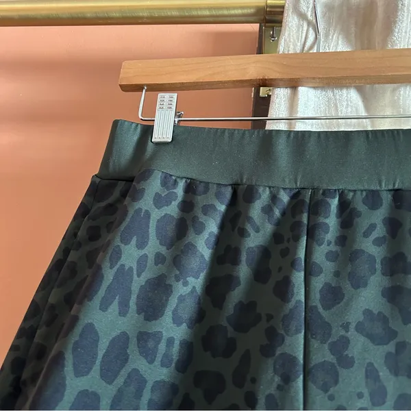Ultracor Amina Leopard Print Joggers Green Cheetah Lounge Sweatpants Size‎ XS - Image 4