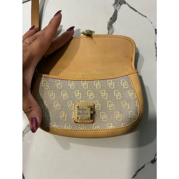 Dooney & Bourke Tan Signature Canvas Wristlet with Gold Hardware - Image 4