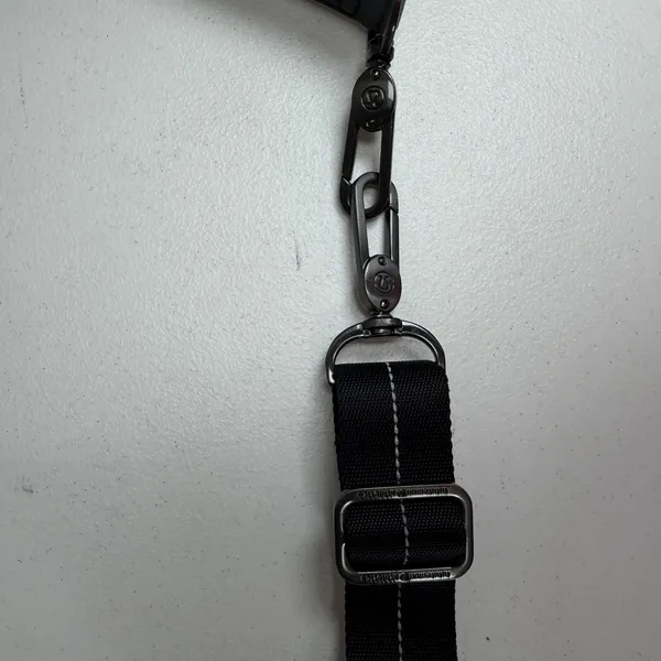 Lululemon Belt Bag Black Crossbody Fanny Pack Red Lining Adjustable Strap Preppy - Image 11