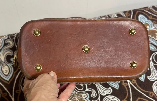 Vintage Dooney & Bourke Cream and Brown Satchel - Image 4
