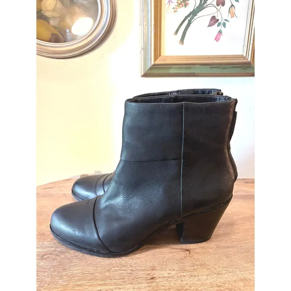 GRAY Sandy Black Leather Cap Toe Ankle Boots Back Zip Block Heel Minimalist 8.5M - Image 4