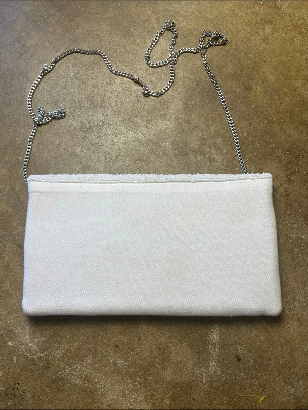 Beaded White Clutch with Red Lip Motif - Image 5