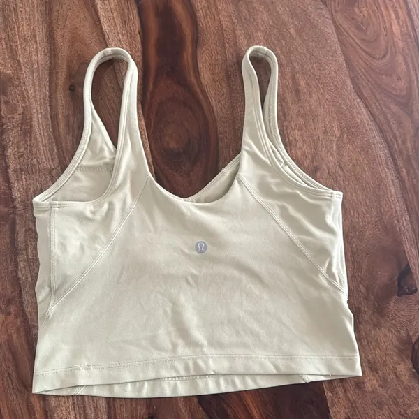 Lululemon crop tank, light green, size 6 excellent condition - Image 2