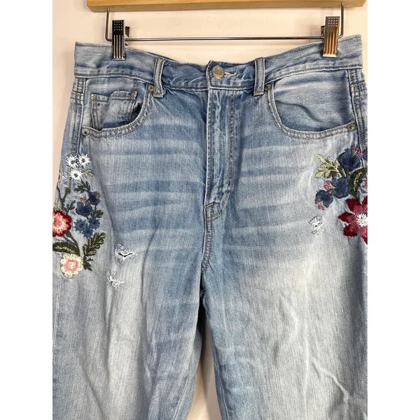 American Eagle Floral Embroidered Mom Jeans High Waist Frayed Hems 8 extra long - Image 2