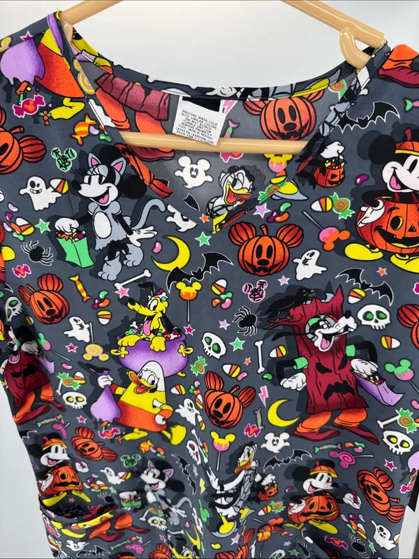Disney Women’s Multicolor Halloween Print V-neck scrub top Mickey goofy S new - Image 7
