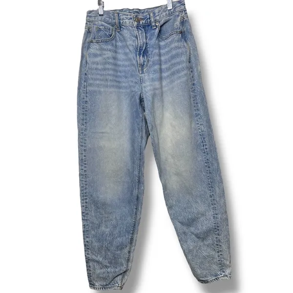 American Eagle Relaxed Mom Jeans Light Wash Size 4 Long - Image 2